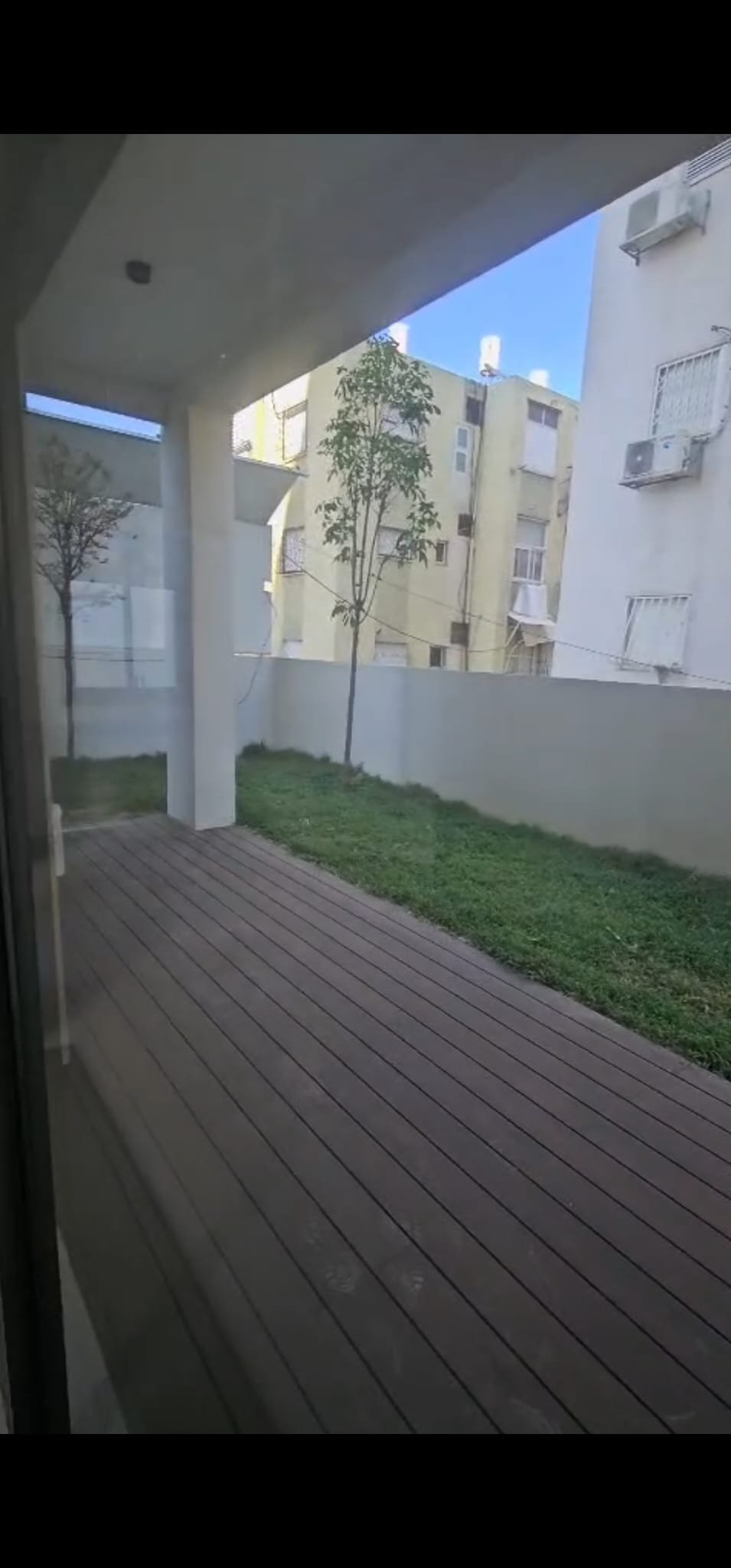 F1
